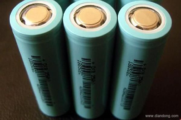 各執(zhí)一方誰將主導(dǎo) 比亞迪鐵電池與特斯拉三元電池