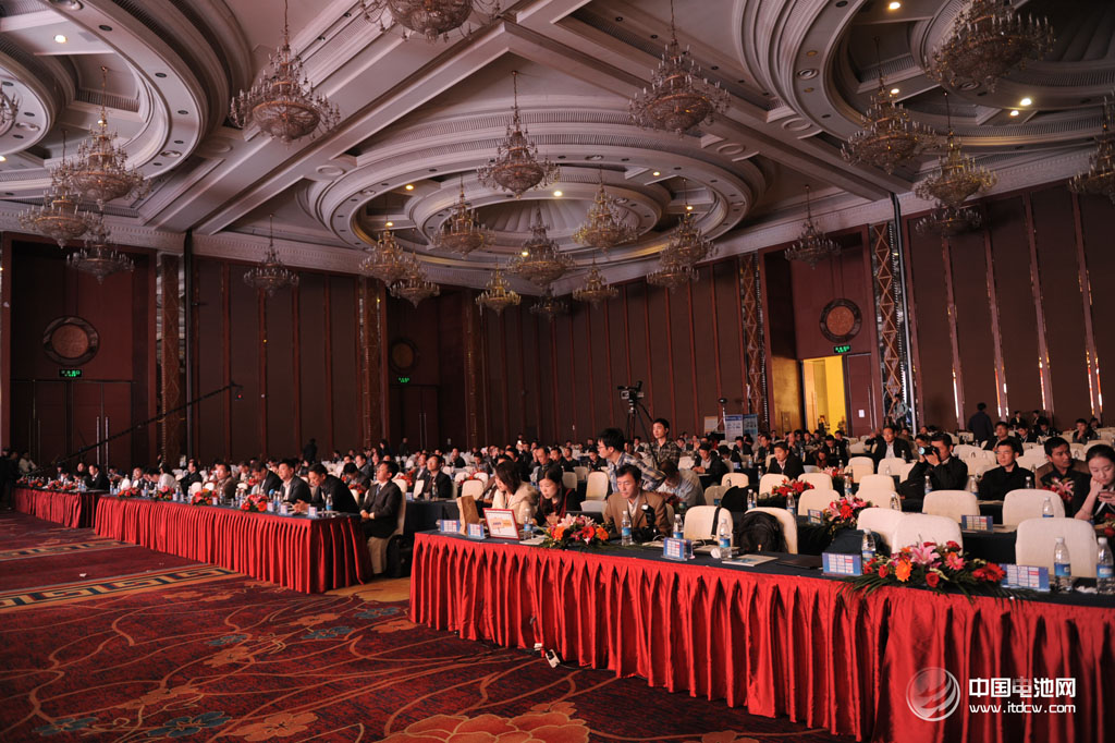 11月我國新能源車生產9728輛 同比增長10倍