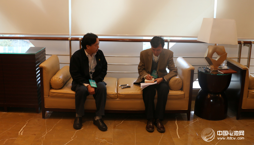 佛山市金銀河智能裝備股份有限公司（以下簡稱“佛山金銀河”）銷售總監冉從斌