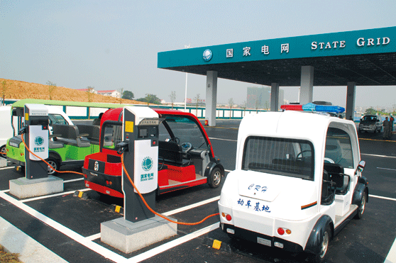 武漢電動(dòng)汽車(chē)普及遭遇充電難 自建需停車(chē)位