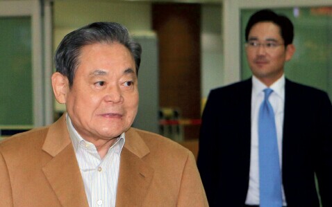 p74 在三星電子董事長李健熙住院之后，李在镕（右）將繼承三星電子、金融、建筑等集團主力業(yè)務部門的格局更加明晰。 CFP