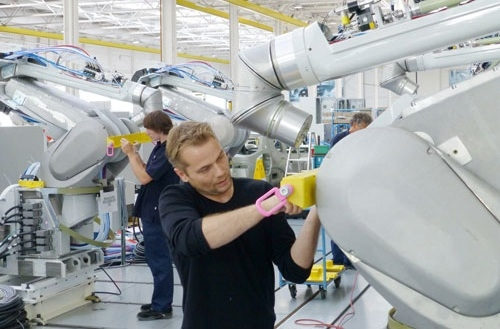 特斯拉欲建超級工廠  開出了史上最大機器人訂單