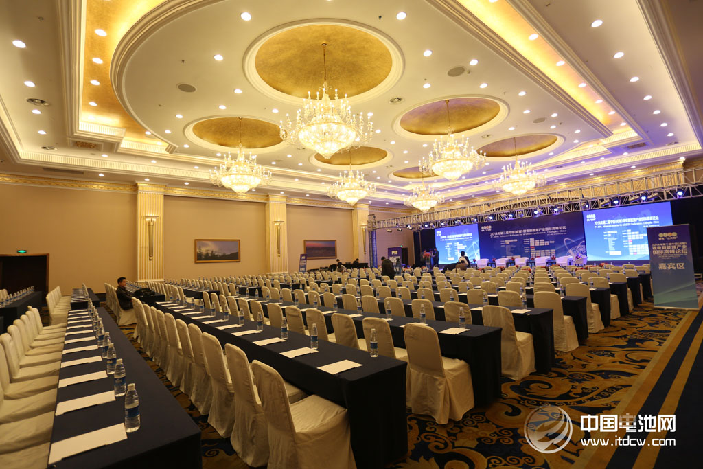 第二屆中國(guó)（成都）鋰電新能源產(chǎn)業(yè)國(guó)際高峰論壇