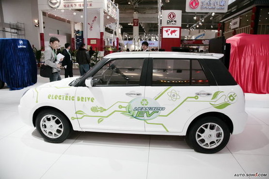 兩會(huì)聚焦：新能源汽車依然前路漫漫？