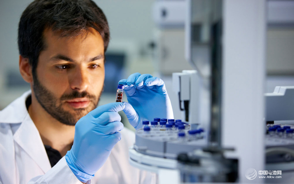 糟糕的電池續航 終于有家巨頭看不下去了！