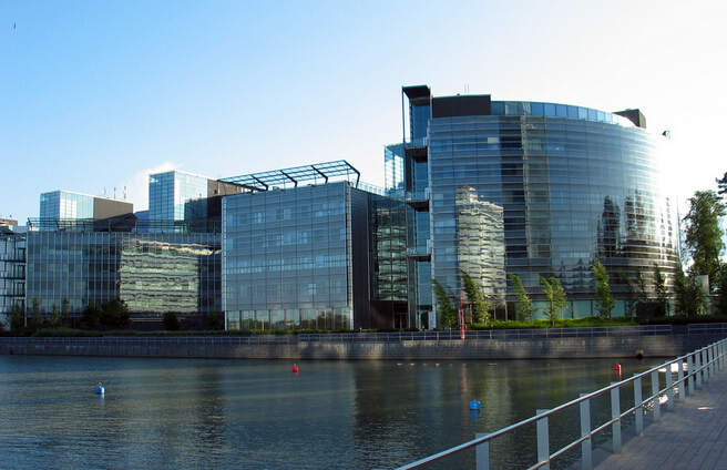 諾基亞的跌宕起伏：從高峰跌落引發(fā)芬蘭全國(guó)性危機(jī)