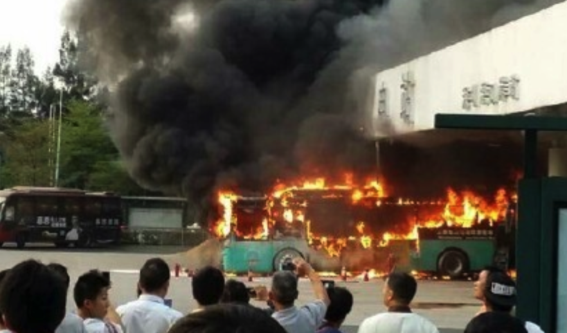 電池再報(bào)起火預(yù)警 新能源車發(fā)展中“三宗原罪”