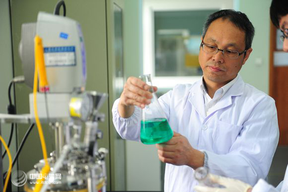 湯衛平：海歸博士有“鋰“想  改變灰色天空