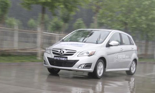 “一張免費(fèi)號(hào)牌” 新能源車熱銷的冷思考