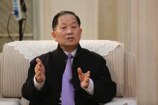 陸金龍：鉛蓄電池在蓄電池龍頭位置仍不可動搖