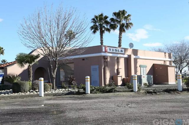 充電樁與換電模式：特斯拉為何不推90秒換電技術(shù)了？