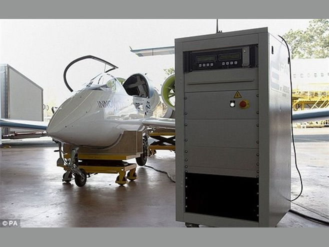 純電動飛機起飛了！“空中特斯拉”純電動飛機亮相