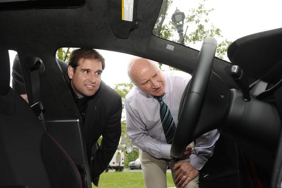 與鋰電池科學家合作 特斯拉獲得新“武器”