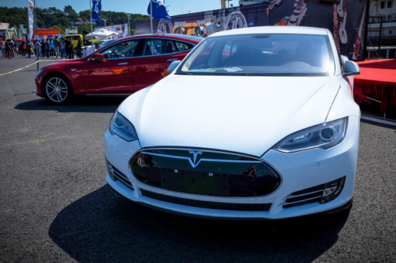 新能源車破局：高端純電動車如何平衡務實與務虛