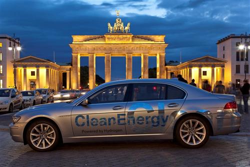 寶馬燃料電池車本月將路試 聯合車企建加氫站
