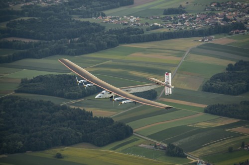 瑞士陽光動力號電池受損 將滯留夏威夷至2016年
