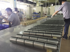 天津產(chǎn)超級(jí)電池亮相 充電一次只需要3-5分鐘