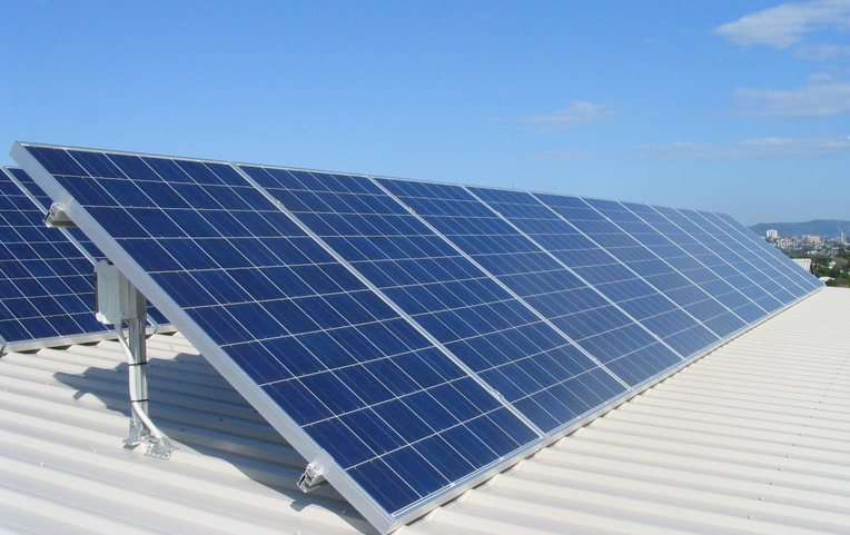 上半年累計光伏發電量190億千瓦時 棄光電量約18億千瓦時