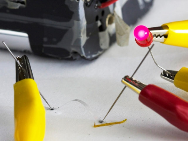 石墨烯結(jié)合銅箔 iPhone或被電子紡織品取代