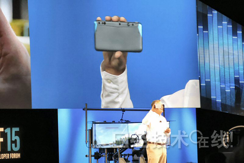 英特爾演示RealSense智能手機 適用于谷歌Tango項目