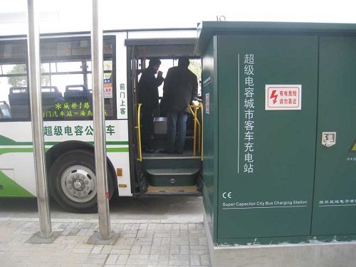 上海申沃超級電容公交車自燃 起火原因正在調(diào)查