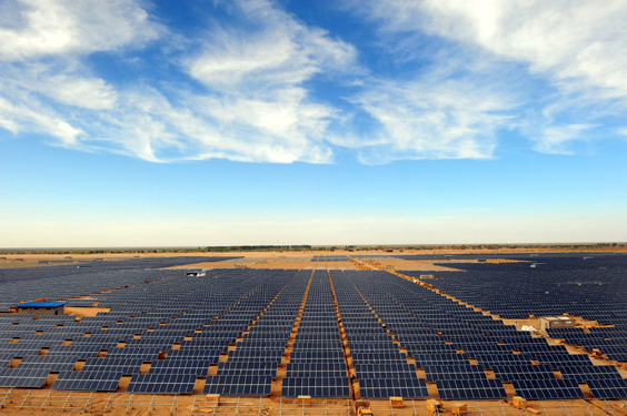 青海格爾木光伏產業(yè)露真容 5年后年產值1000億