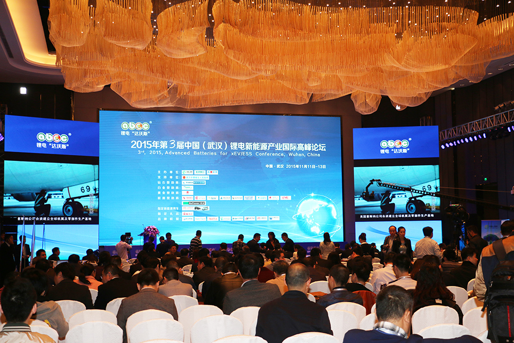 業(yè)內(nèi)專家：今年動力鋰電池新增投資將突破千億(附股)