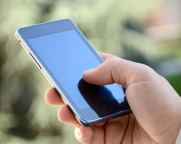 全球智能手機出貨量在2015年將首度出現(xiàn)個位數(shù)增長