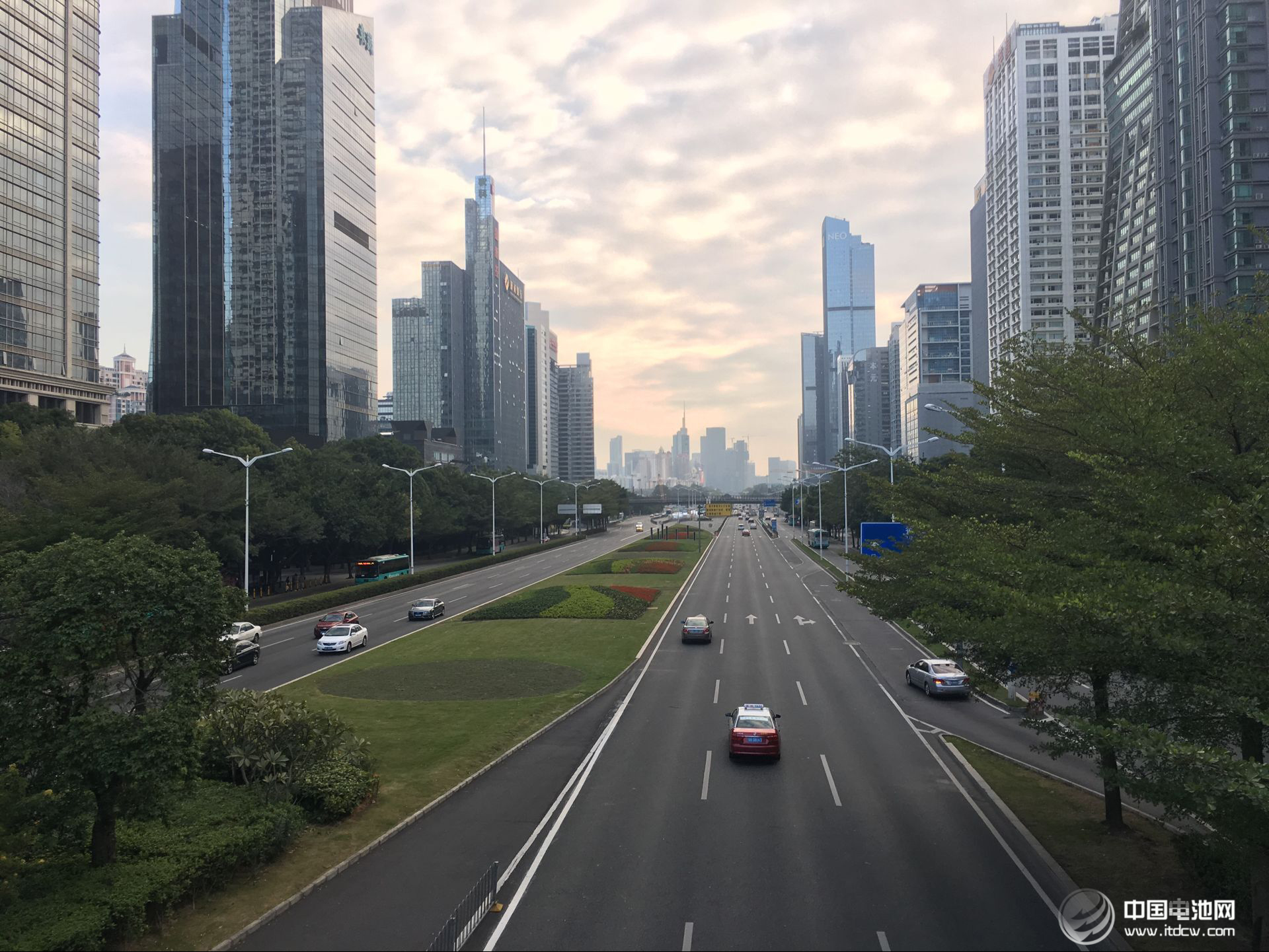 鋰電“達沃斯”秘書長于清教在深圳巴斯巴等調研交流