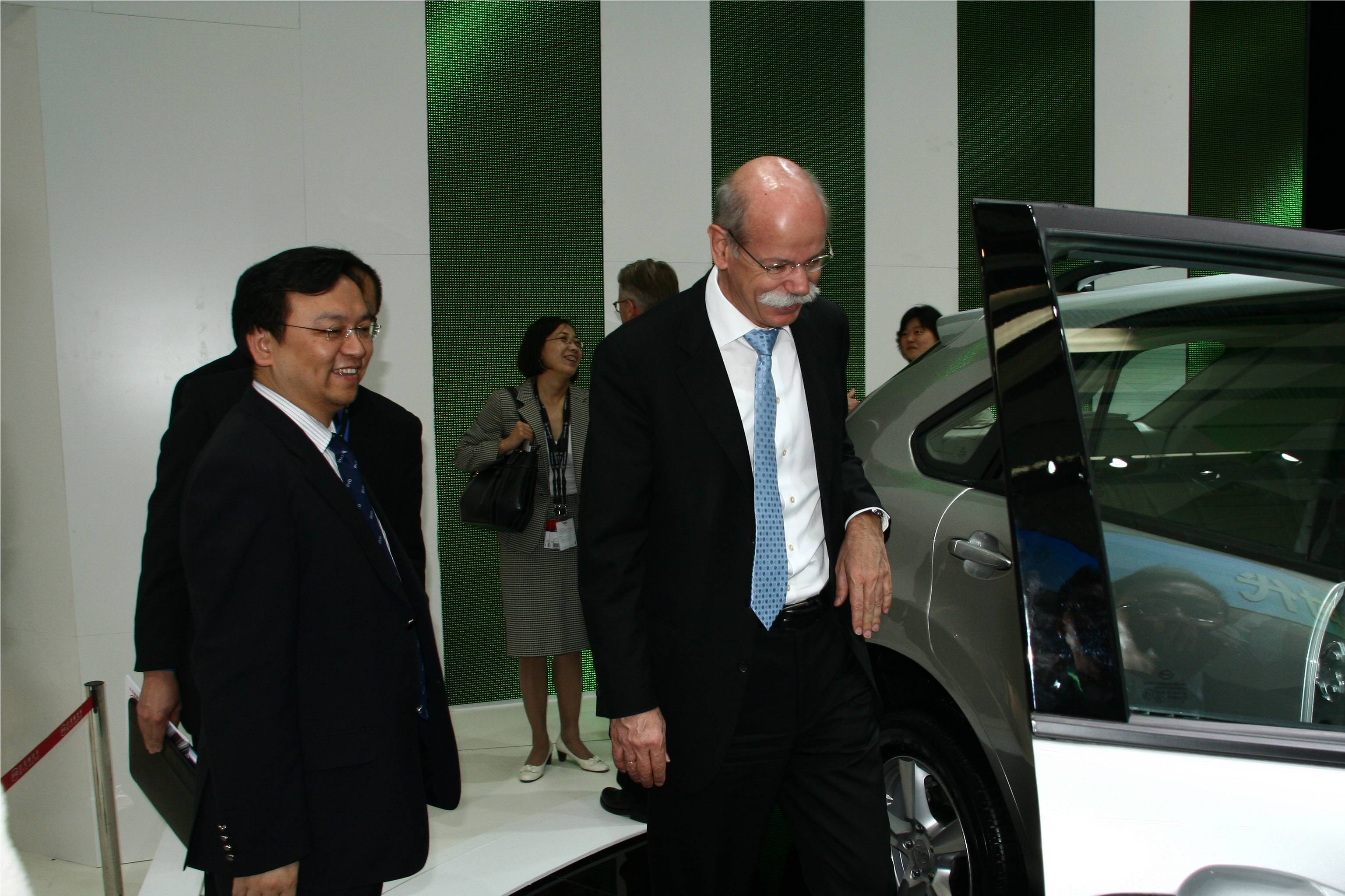 王傳福:未來只做新能源 預計2030年實現私家車電動化 王傳福:未來只做新能源 預計2030年實現私家車電動化