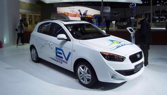 再入政策蜜月期 新能源汽車(chē)高位調(diào)整