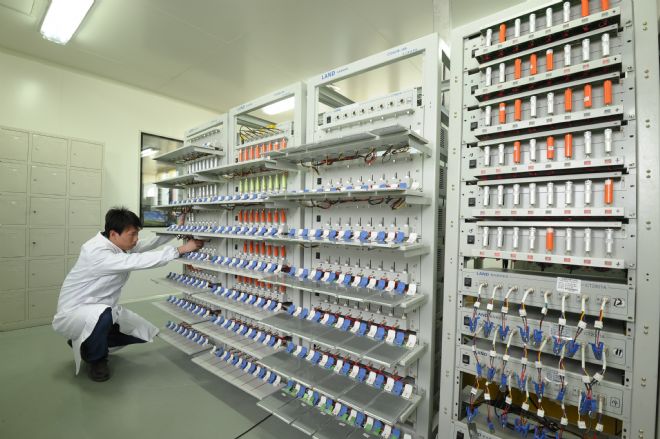 動力電池多家共擔 2016年新能源汽車產銷倍增可期