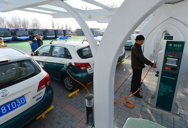 新能源車以獎(jiǎng)代補(bǔ)是政策糾偏市場的合理選擇