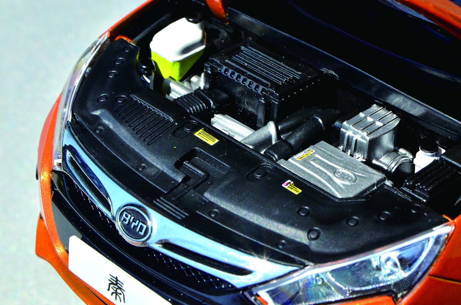 國內插電混動汽車用動力電池以磷酸鐵鋰為主