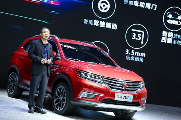 王曉秋：在中國(guó)新能源汽車?yán)铮蚁Ｍ腥藖?lái)打敗我