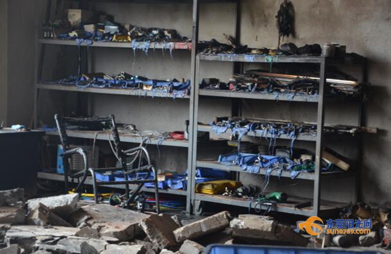 廣東深圳：中準能源廢舊圓柱鋰電池堆冒煙起火 無傷亡