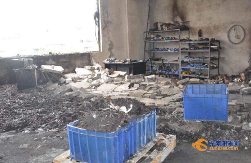 廣東深圳：中準能源廢舊圓柱鋰電池堆冒煙起火 無傷亡