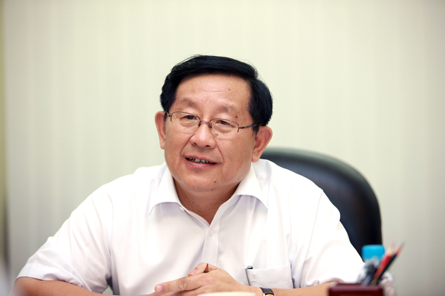 萬鋼：重視電池等基礎研究 新能源車推廣需全社會支持