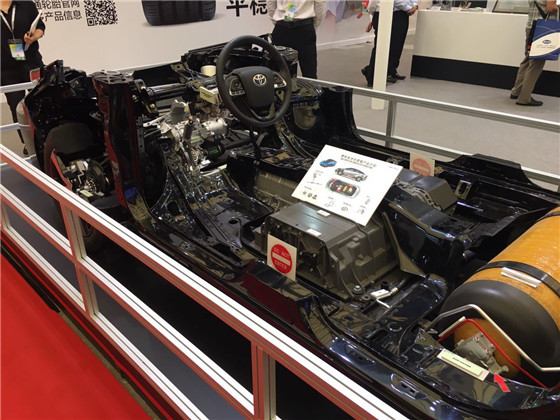 豐田氫燃料電池車“未來(lái)”內(nèi)部結(jié)構(gòu)