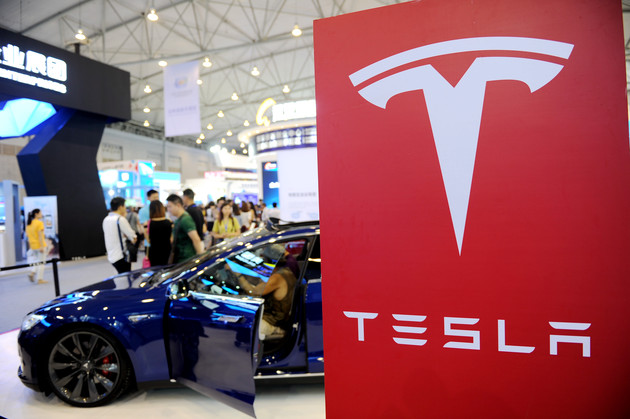 特斯拉自動駕駛遭遇中國“首撞” 互聯網汽車風口或再延遲 特斯拉自動駕駛遭遇中國“首撞” 互聯網汽車風口或再延遲