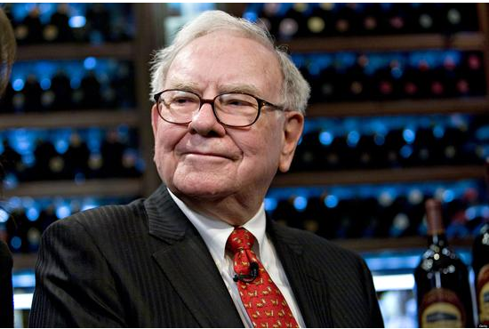 巴菲特今年二季度持現創紀錄 坐擁727億美元這次想買誰？