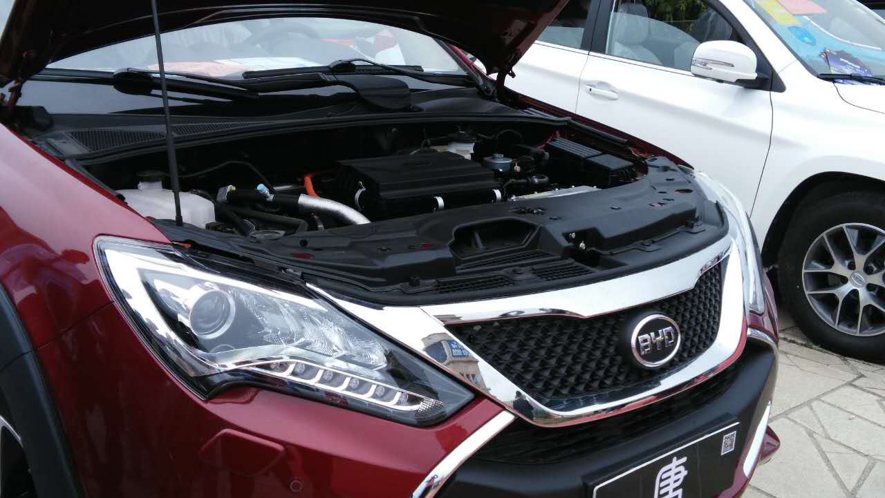 車企出頭難救火 新能源汽車車主遇置換尷尬 車企出頭難救火 新能源汽車車主遇置換尷尬