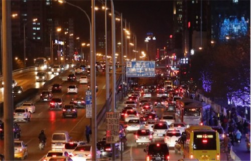 中國希望借新規定提高電動汽車數量 今年預計70萬輛