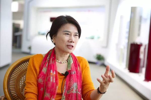  格力35條公告刷屏！董明珠130億收購銀隆