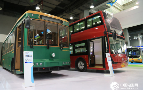 (明星車型——仿古鐺鐺車與純電動雙層客車) (明星車型——仿古鐺鐺車與純電動雙層客車)