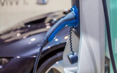 市場熱火不懼補貼退坡 新能源汽車爆將迎爆發