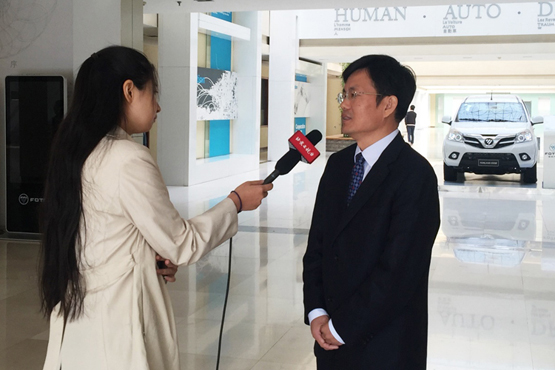 福田汽車(chē)集團(tuán)副總裁宋術(shù)山講解車(chē)聯(lián)網(wǎng)業(yè)務(wù)愿景