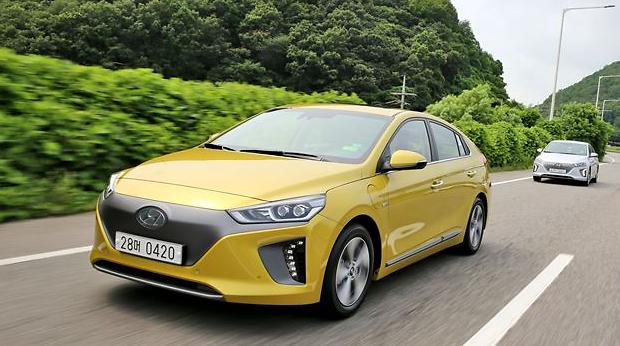 現代汽車2016年推出新款電動車Ioniq，該車型分混動版、插電混動版以及純電動版三種不同版本，今年1-10月國內市場共售出1480臺