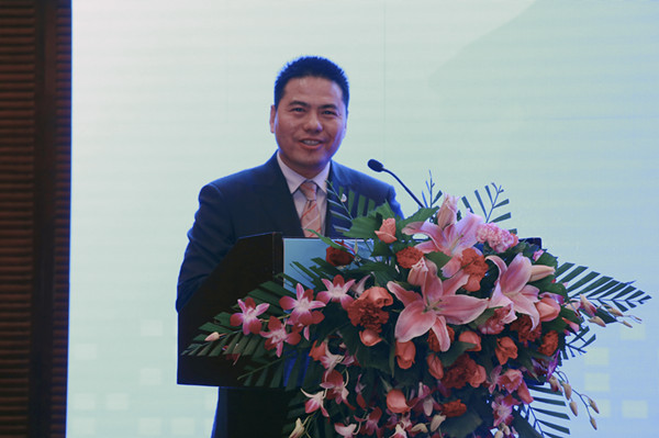 遠東控股集團創始人、董事局主席、黨委書記蔣錫培在簽約儀式上發言