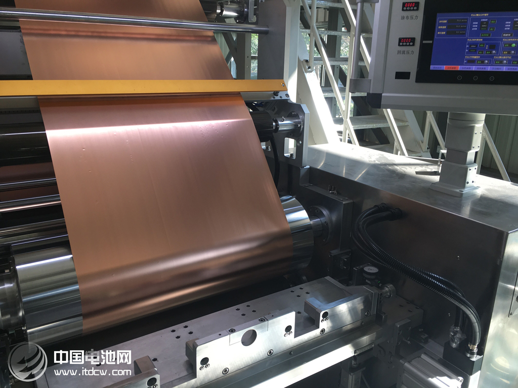 深圳新嘉拓的全自動涂布機